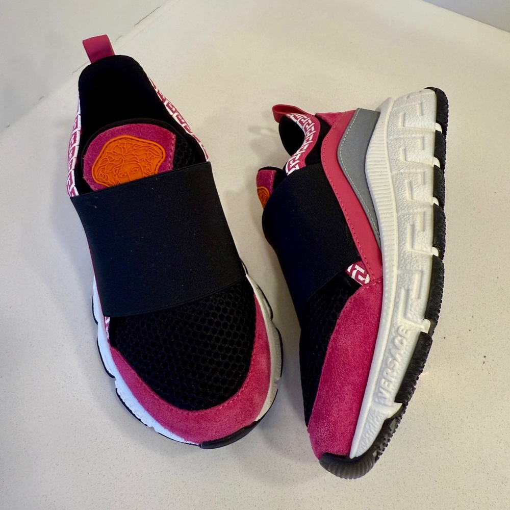 Versace Kids Pink and Black Medusa Designer Sneakers Trainers New sz 27 - Picture 2 of 9